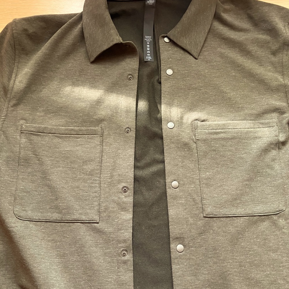 Lululemon men’s button down shirt